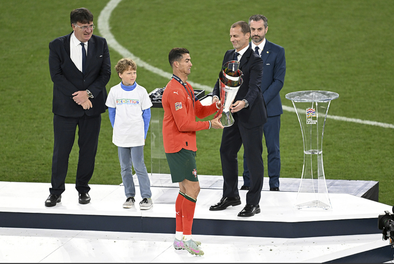 乐鱼APP欧超杯倒计时,葡萄牙体育窗口期遗憾出局,细节引发关注,话题不断,数据趋势出现新变化的简单介绍